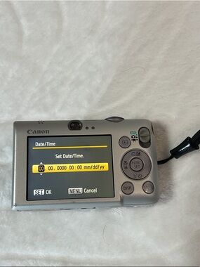 CANON PowerShot sd1200 IS digital camera